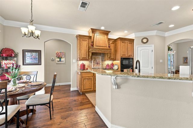 6909 Westover Drive, Granbury, TX 76049