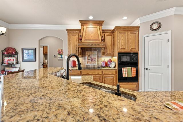 6909 Westover Drive, Granbury, TX 76049