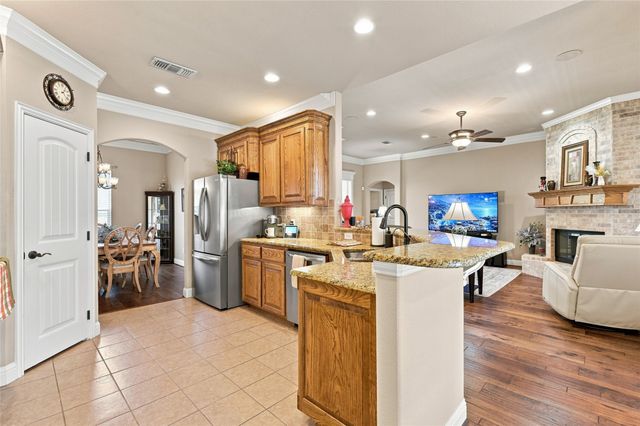 6909 Westover Drive, Granbury, TX 76049
