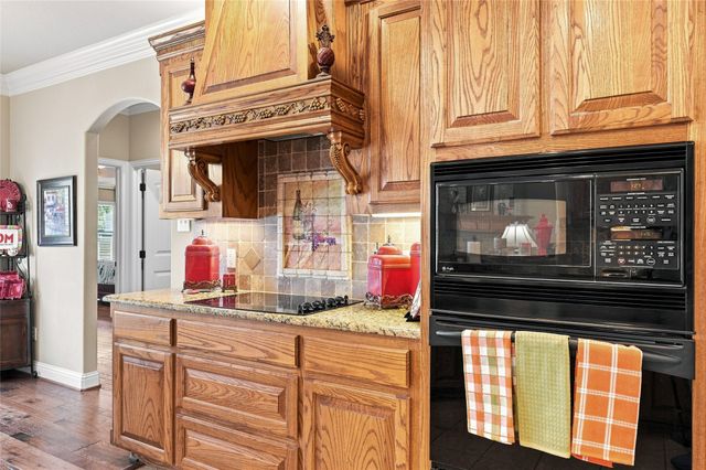 6909 Westover Drive, Granbury, TX 76049