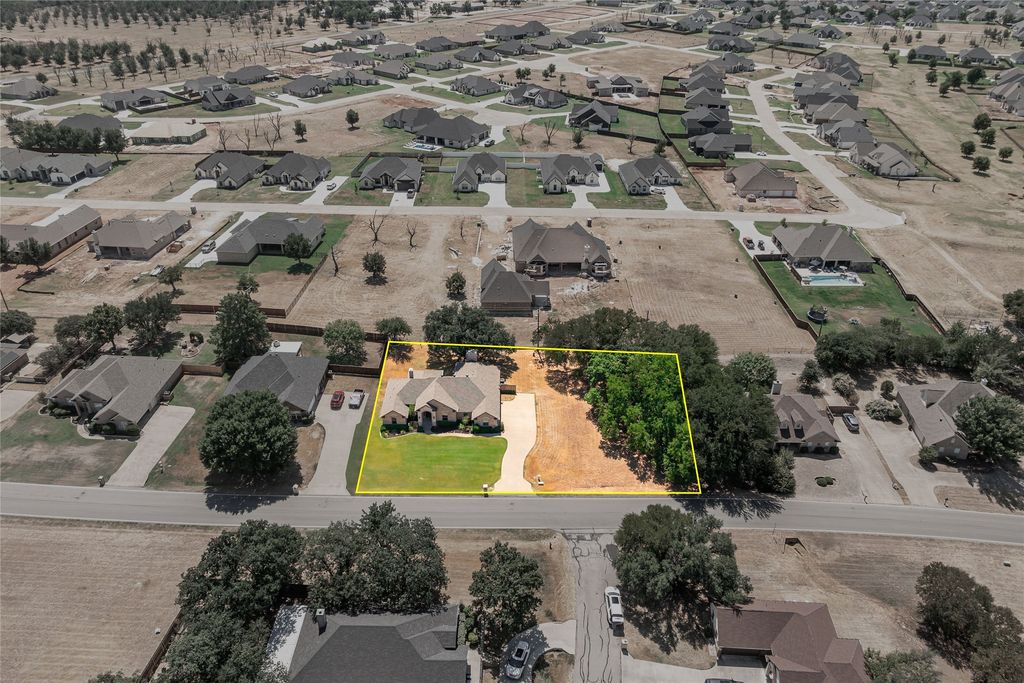 6909 Westover Drive, Granbury, TX 76049 — photo 4