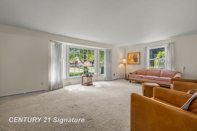 358 Somerset Road, Saginaw, MI 48638