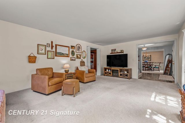358 Somerset Road, Saginaw, MI 48638