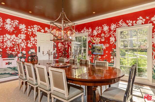 685 Elkins Road, Los Angeles, CA 90049