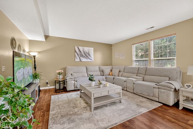 15996 Arbor Grove Boulevard, Noblesville, IN 46060