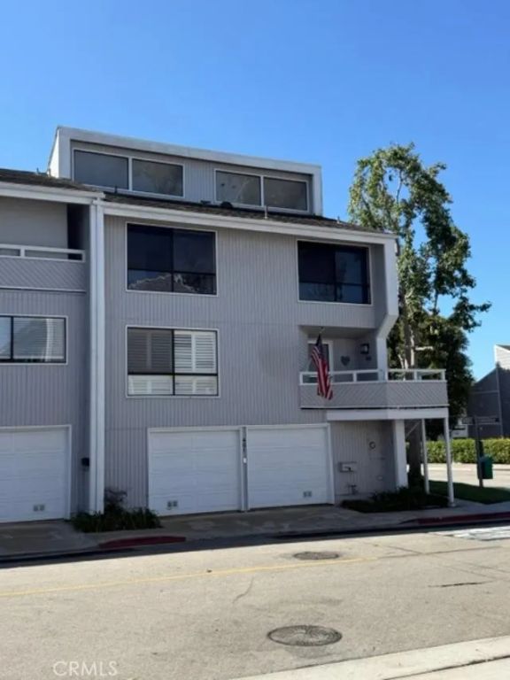 401 Intrepid Court, Newport Beach, CA 92663