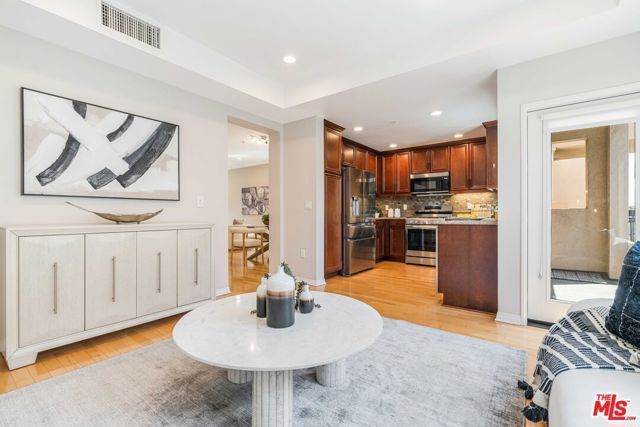 6020 Seabluff Drive 416, Los Angeles, CA 90094
