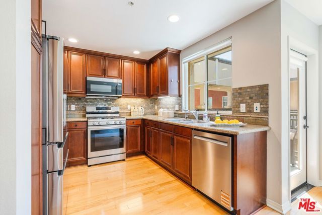 6020 Seabluff Drive 416, Los Angeles, CA 90094