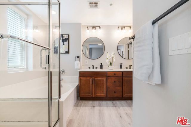 6020 Seabluff Drive 416, Los Angeles, CA 90094