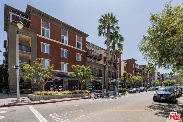 6020 Seabluff Drive 416, Los Angeles, CA 90094