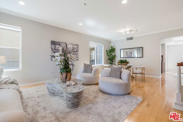 6020 Seabluff Drive 416, Los Angeles, CA 90094