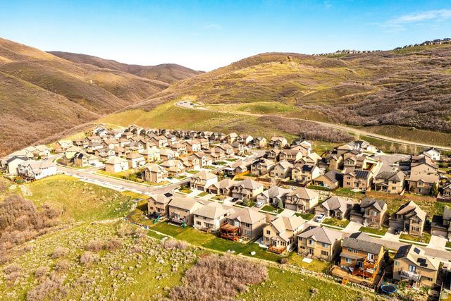 1944 E FIELDING HILL LN, Draper, UT 84020
