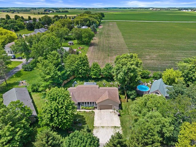 N6515 Aspen ROAD, Elkhorn, WI 53121