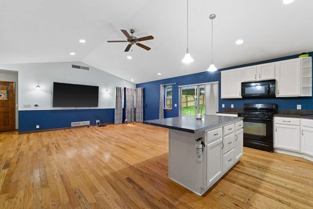 N6515 Aspen ROAD, Elkhorn, WI 53121