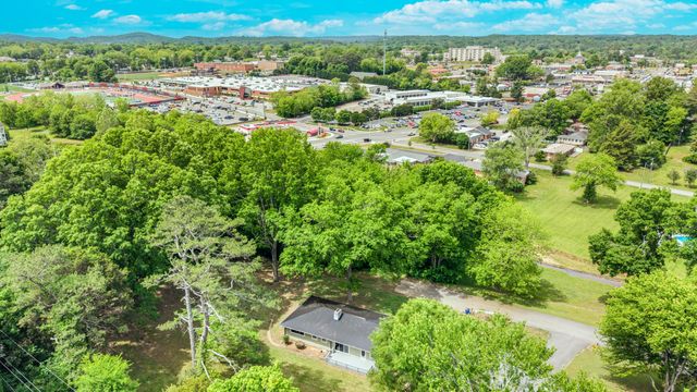 2502 Elm Drive NE, Cleveland, TN 37312