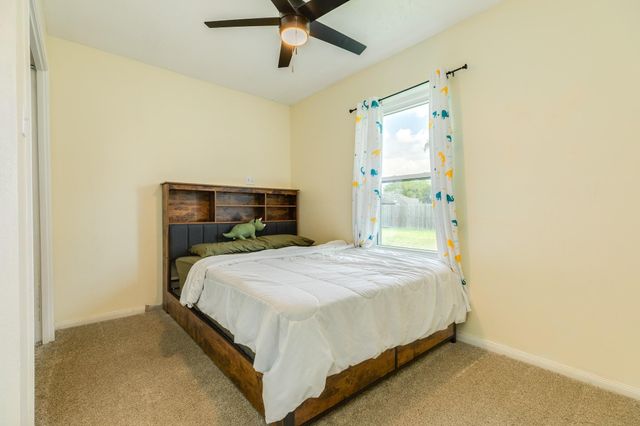 318 S Amherst Drive, West Columbia, TX 77486