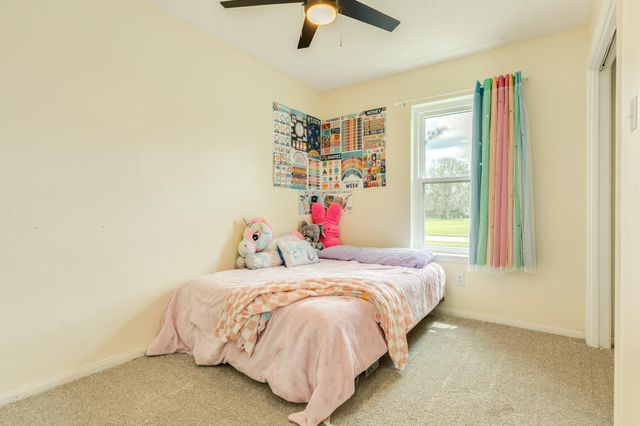 318 S Amherst Drive, West Columbia, TX 77486