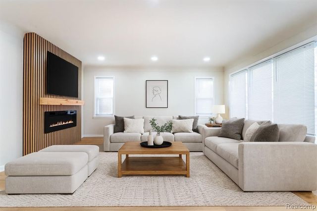 21618 Woodbridge Street, Saint Clair Shores, MI 48080