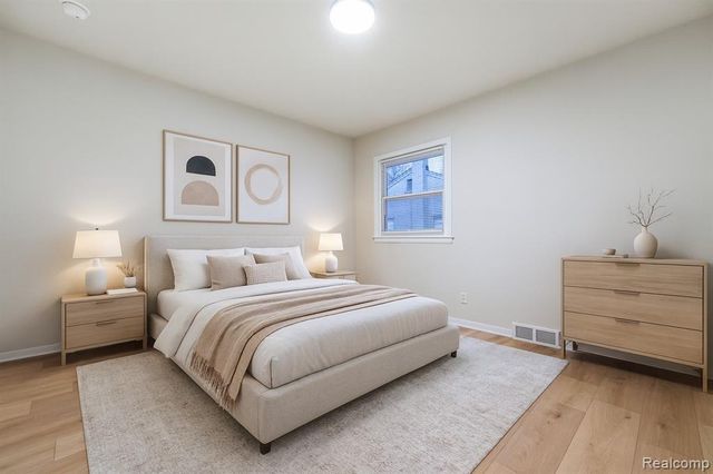 21618 Woodbridge Street, Saint Clair Shores, MI 48080