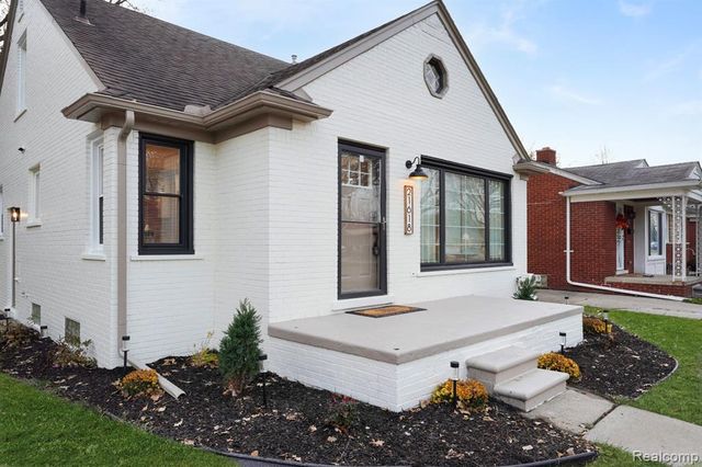 21618 Woodbridge Street, Saint Clair Shores, MI 48080