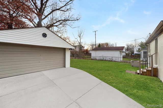 21618 Woodbridge Street, Saint Clair Shores, MI 48080