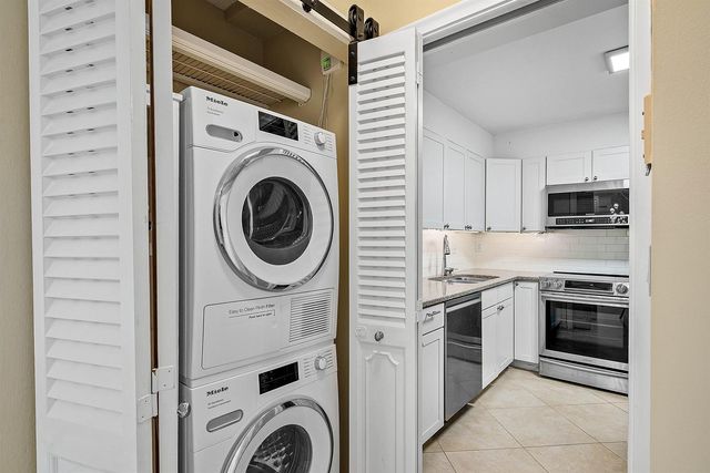 3301 S Ocean Boulevard 207, Highland Beach, FL 33487