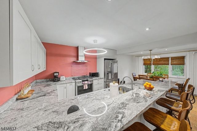 120 E Shawnee Trl, Jefferson Twp., NJ 07849