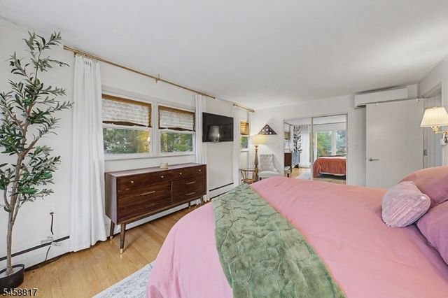 120 E Shawnee Trl, Jefferson Twp., NJ 07849