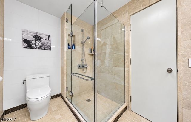 120 E Shawnee Trl, Jefferson Twp., NJ 07849