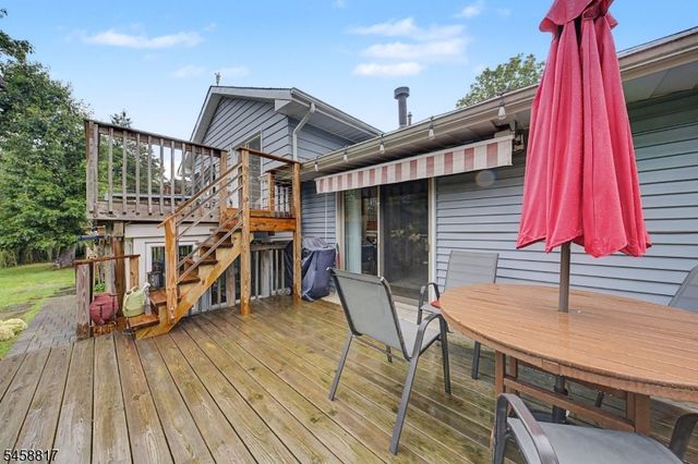 120 E Shawnee Trl, Jefferson Twp., NJ 07849