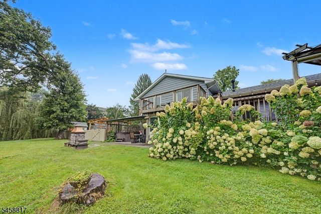 120 E Shawnee Trl, Jefferson Twp., NJ 07849