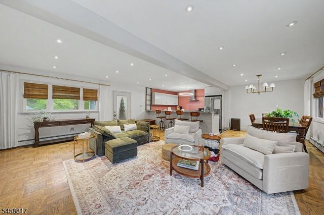 120 E Shawnee Trl, Jefferson Twp., NJ 07849