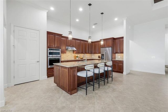 9305 Quarry DR, Naples, FL 34120