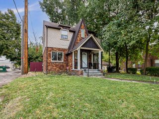 16888 Huntington Road, Detroit, MI 48219