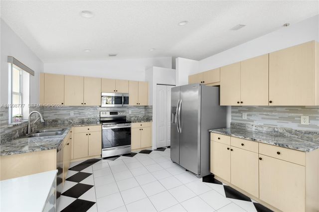 19401 SW 15th St 0, Pembroke Pines, FL 33029