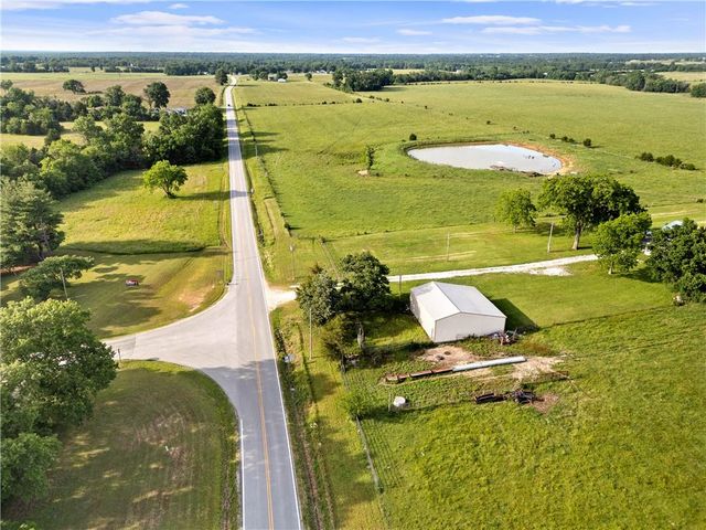 22451 S Bb Highway, Nevada, MO 64772