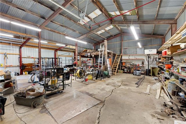 22451 S Bb Highway, Nevada, MO 64772