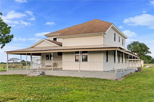 22451 S Bb Highway, Nevada, MO 64772