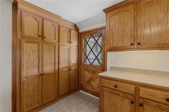 22451 S Bb Highway, Nevada, MO 64772