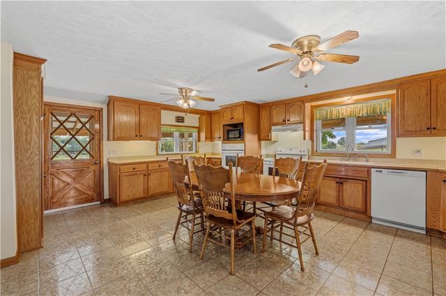 22451 S Bb Highway, Nevada, MO 64772