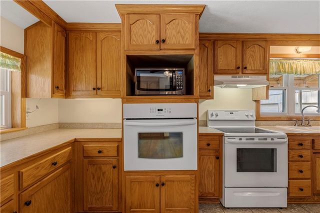 22451 S Bb Highway, Nevada, MO 64772