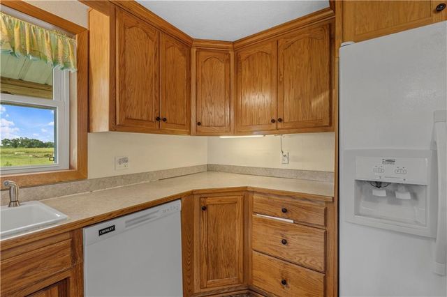 22451 S Bb Highway, Nevada, MO 64772