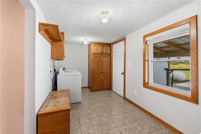 22451 S Bb Highway, Nevada, MO 64772