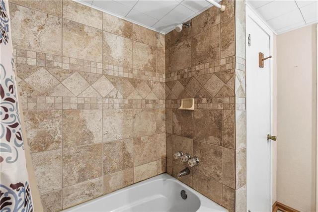 22451 S Bb Highway, Nevada, MO 64772