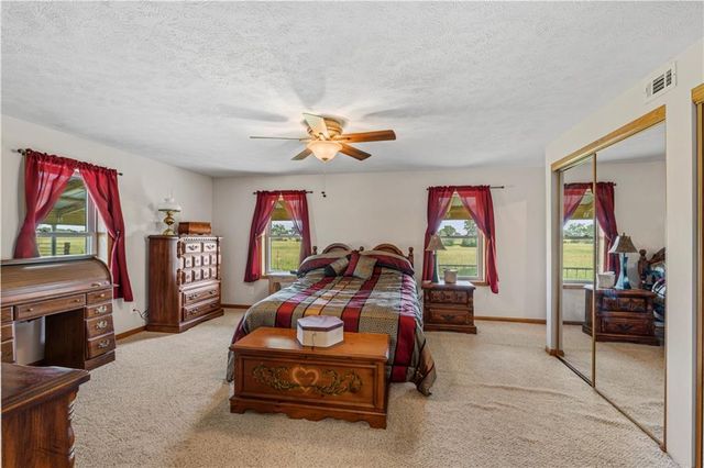 22451 S Bb Highway, Nevada, MO 64772