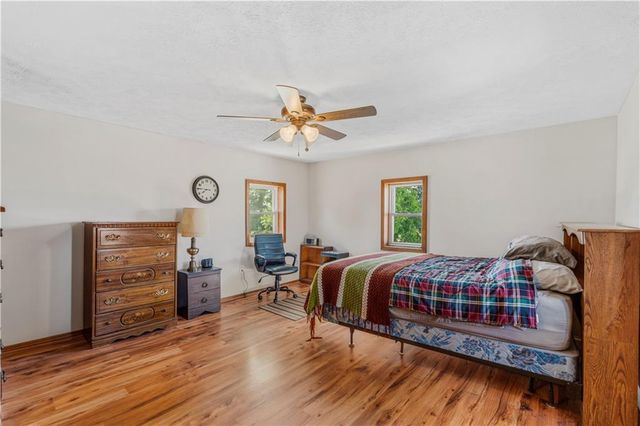22451 S Bb Highway, Nevada, MO 64772