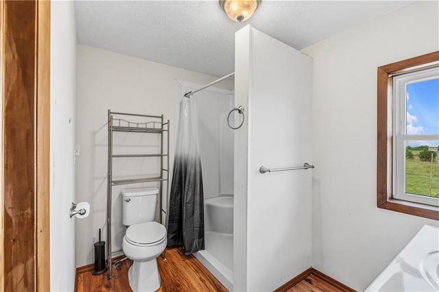 22451 S Bb Highway, Nevada, MO 64772