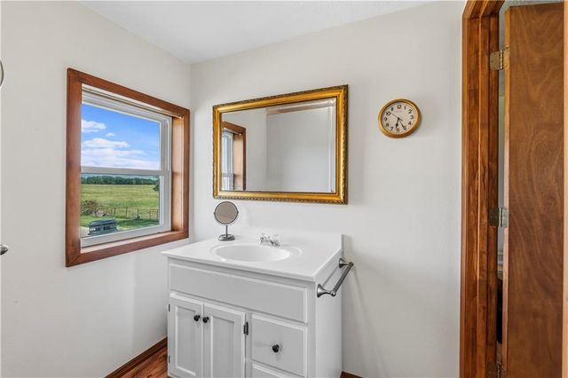 22451 S Bb Highway, Nevada, MO 64772