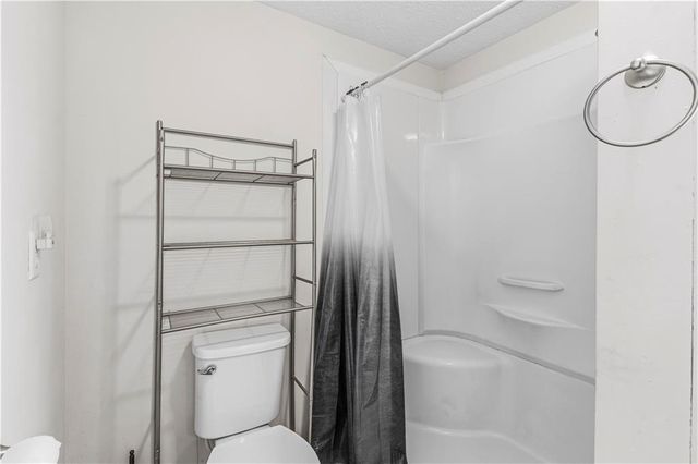 22451 S Bb Highway, Nevada, MO 64772