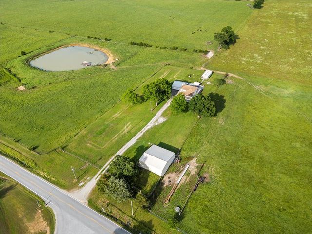 22451 S Bb Highway, Nevada, MO 64772
